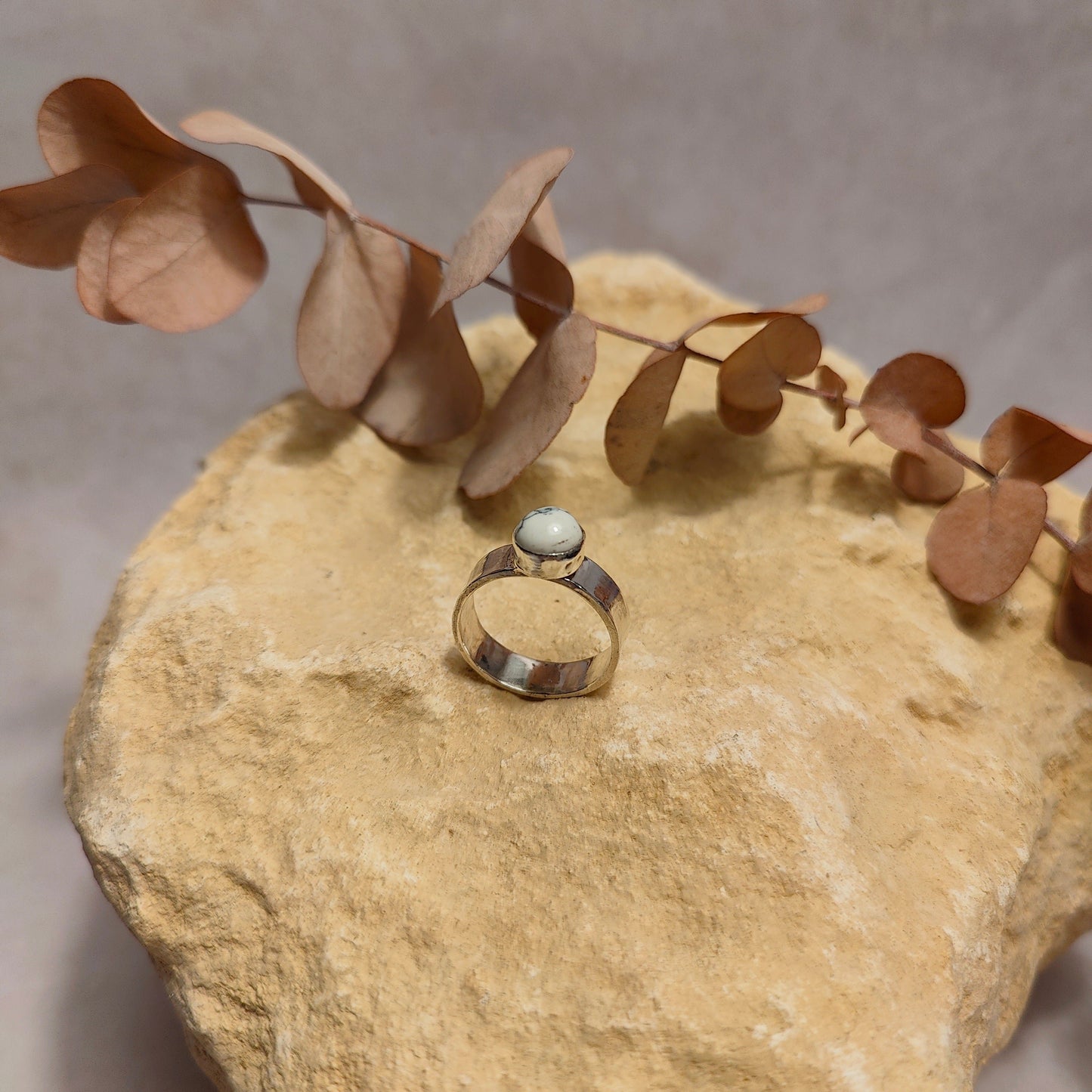 Howlite Silver Thick Ring UK Size Q