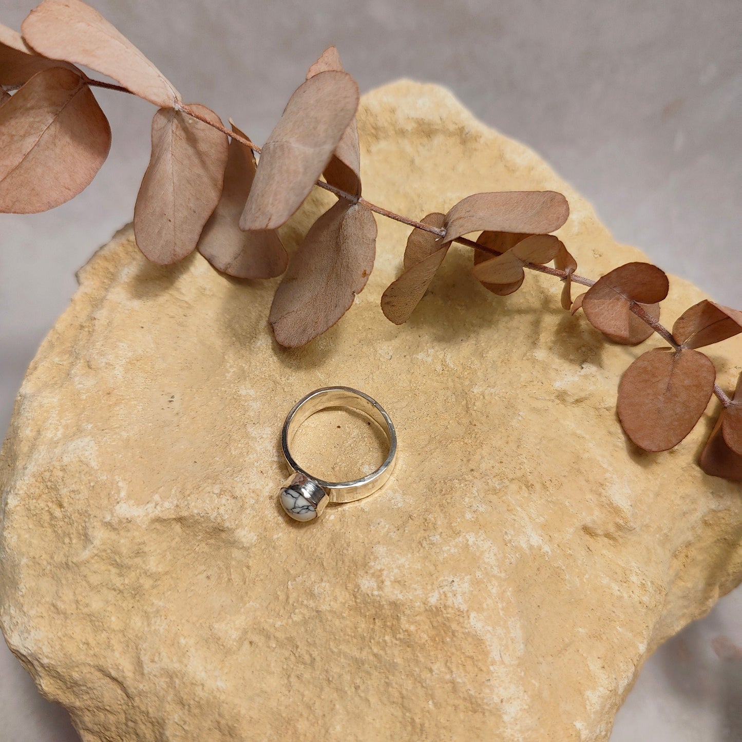 Howlite Silver Thick Ring UK Size Q