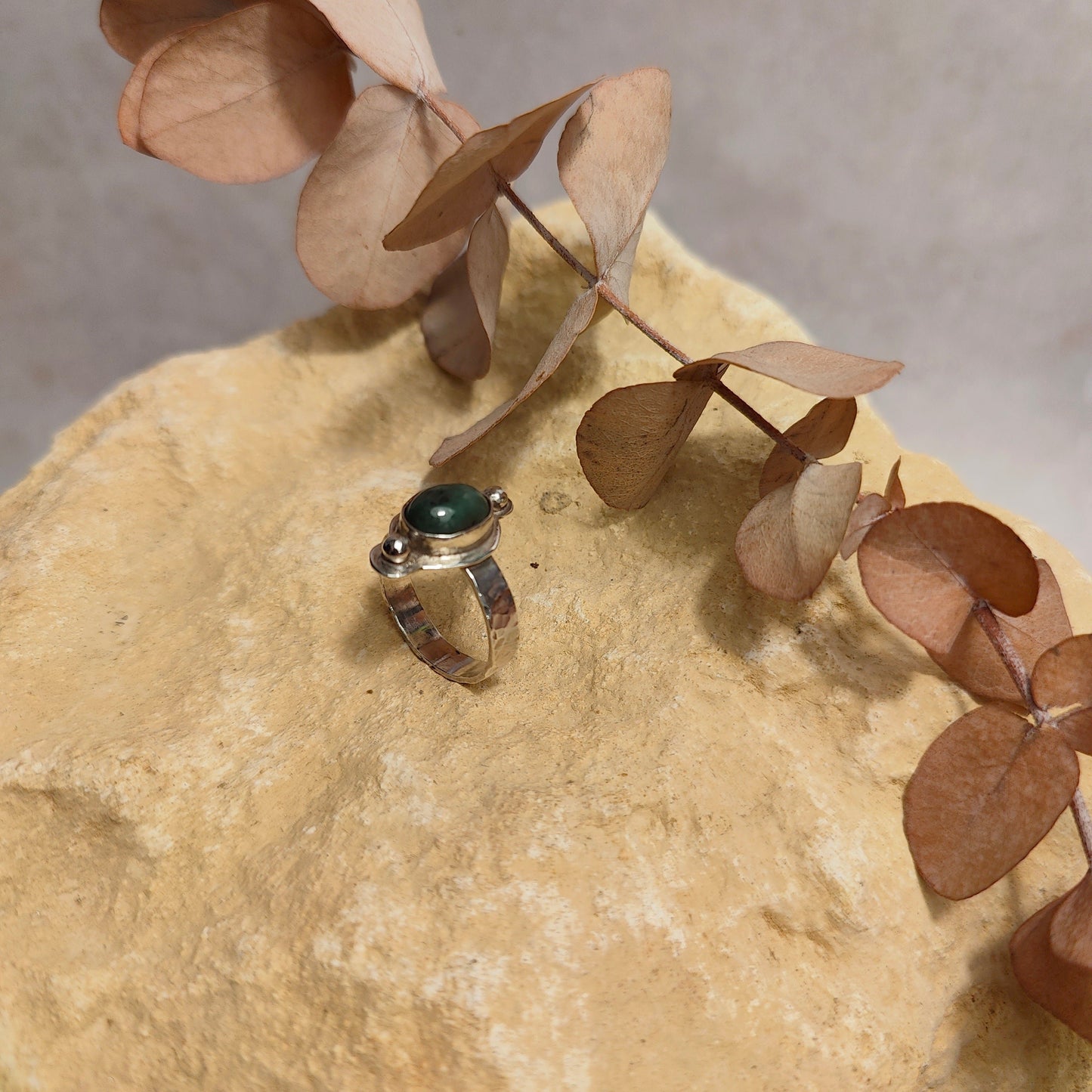 Green Moss Agate Hammered Ring UK Size P