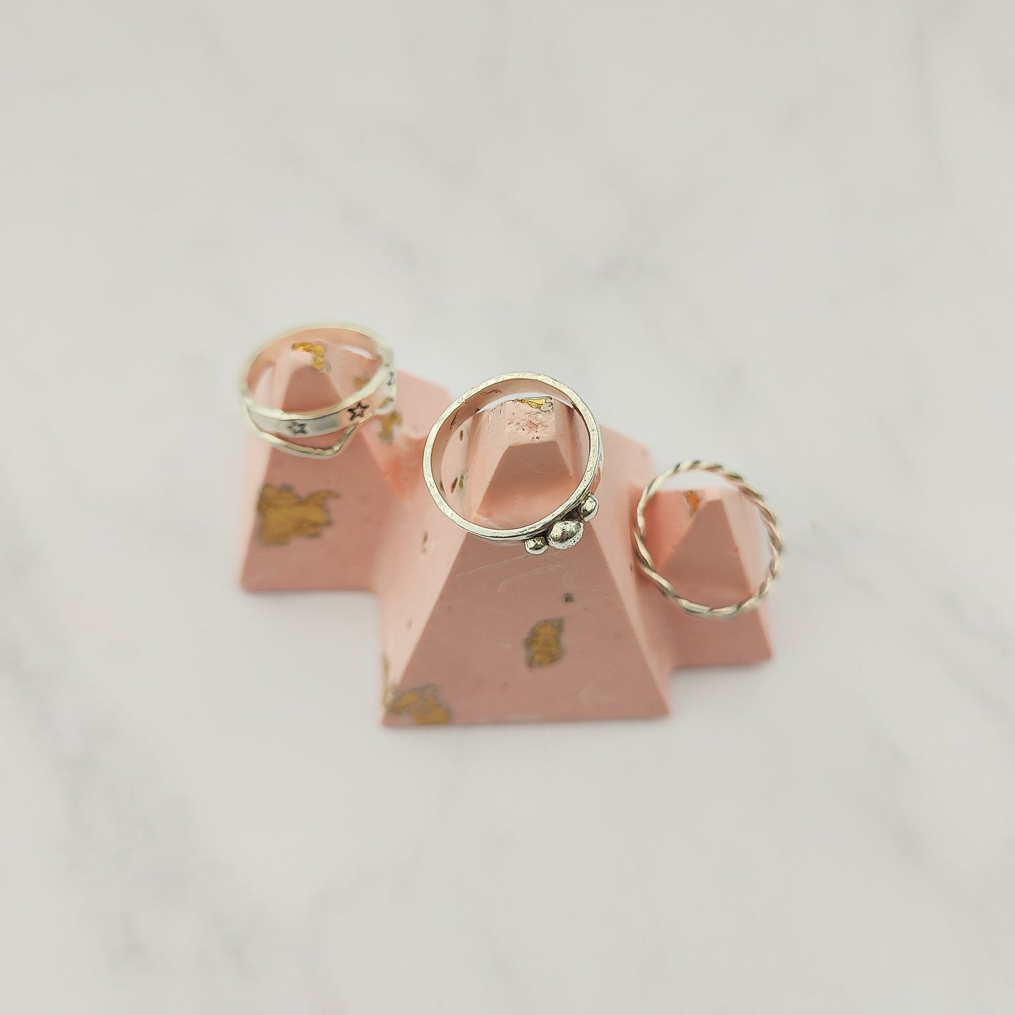 Salmon Pink With Gold Leaf Ring Holder