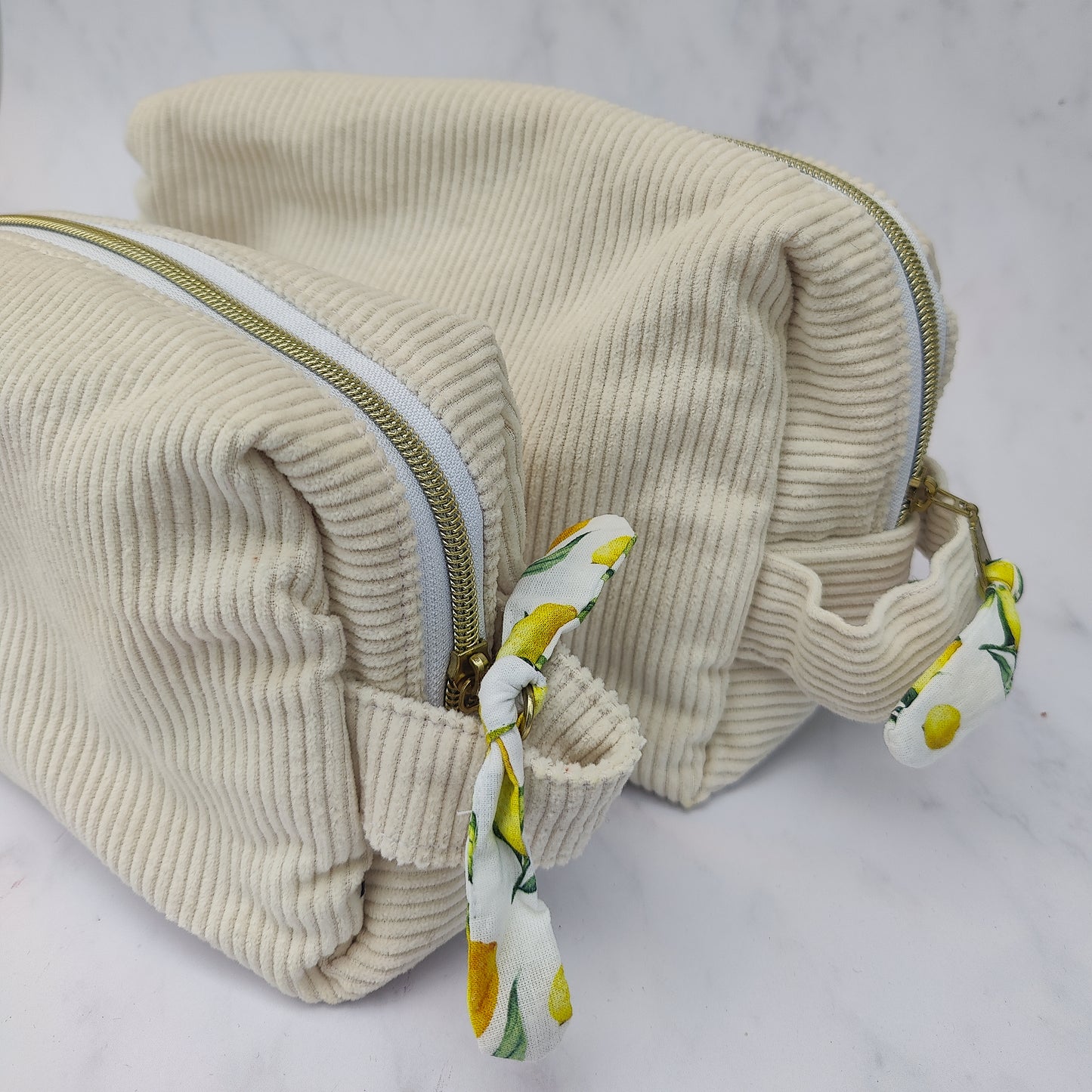 Handmade Regular Toiletry Bag Beige With Lemons