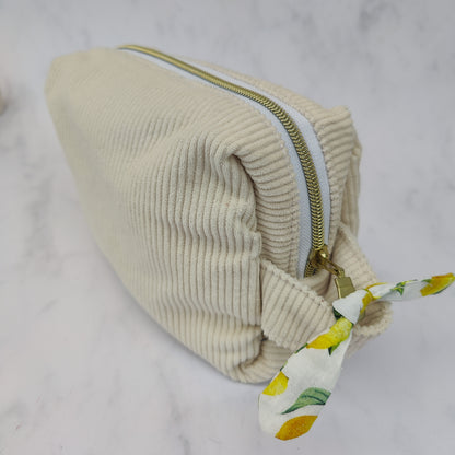 Handmade Regular Toiletry Bag Beige With Lemons